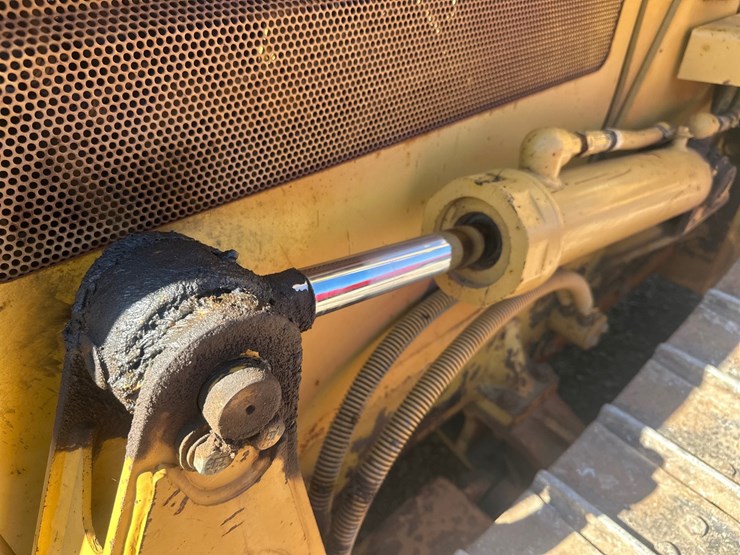 caterpillar-d3c-xl-image-17