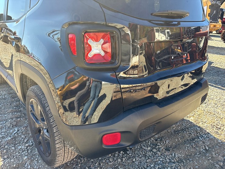 2016-jeep-renegade-image-13