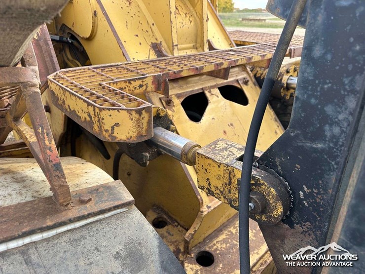 caterpillar-938f-image-29