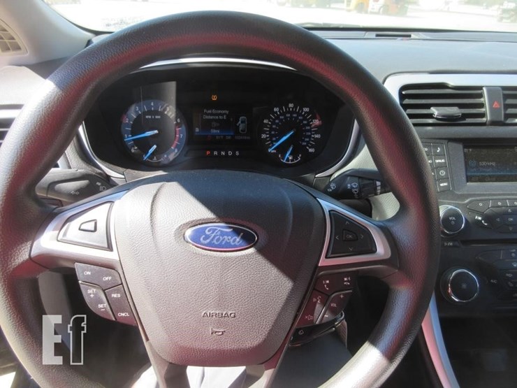 2015-ford-fusion-image-8