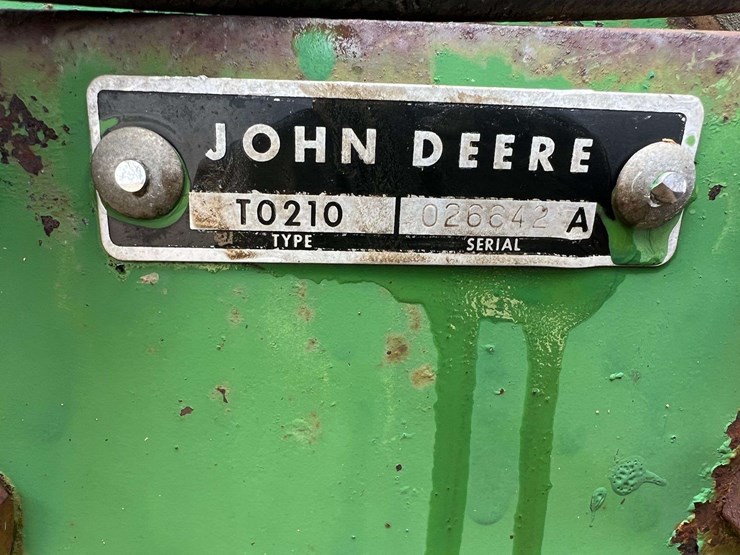john-deere-210-image-7