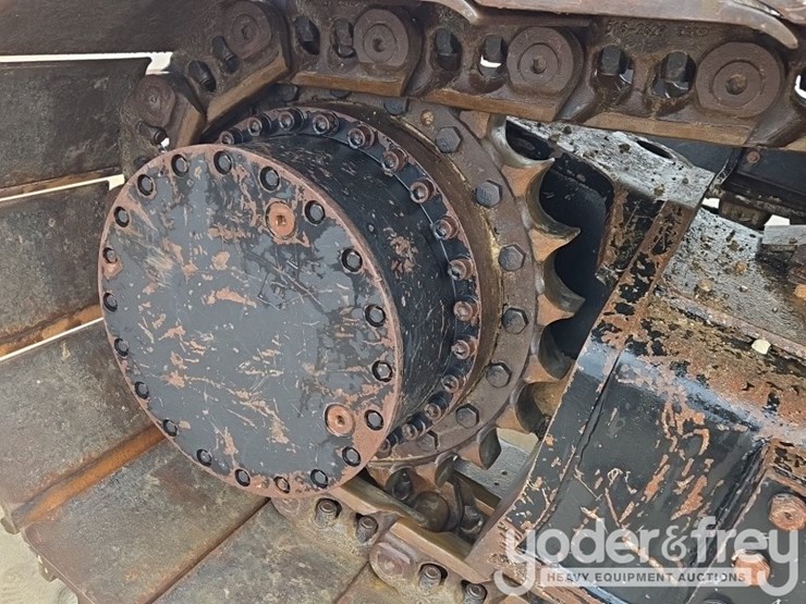 2020-caterpillar-352-image-22
