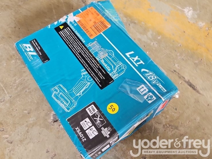 makita-18-volt-cordless-dust-blower-image-3