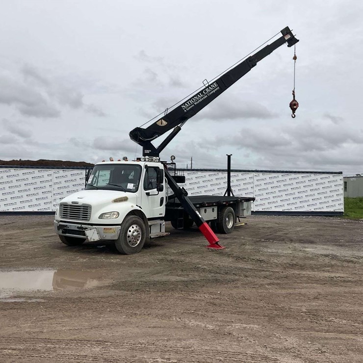 2010 FREIGHTLINER M2 106
