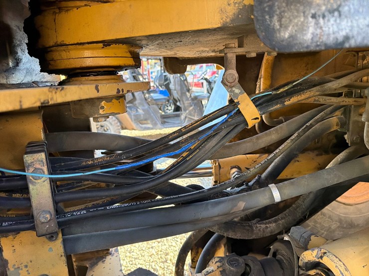 caterpillar-938g-image-36