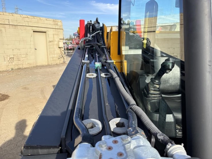 2021-jcb-3ts-8t-image-16