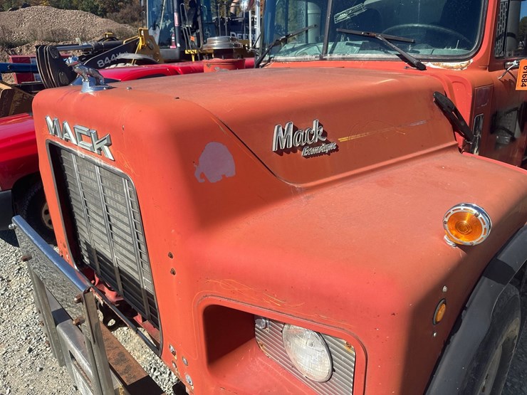 mack-rb688s-image-9