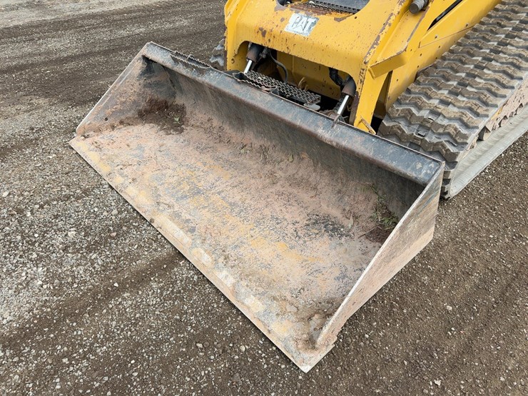 2020-caterpillar-299d2-xhp-image-9
