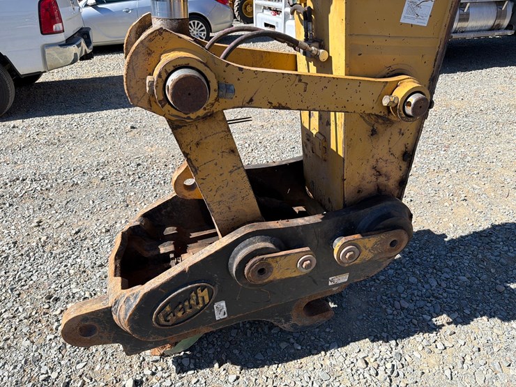 2013-caterpillar-c9-image-86