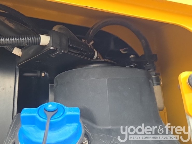 2021-deere-750l-lgp-image-43