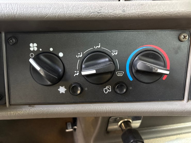 2013-kenworth-t370-image-78