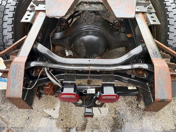 2000-international-8100-image-10