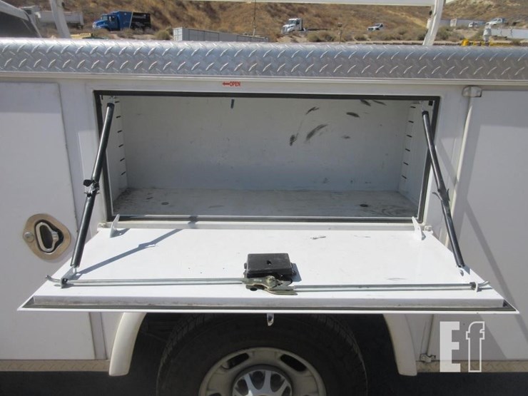 2016-chevrolet-2500hd-image-11