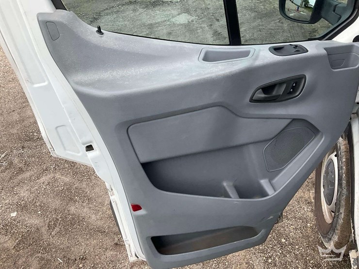 2015-ford-transit-image-11