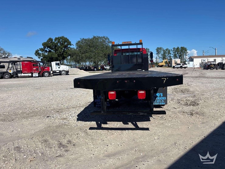 2018-freightliner-m2-106-image-26