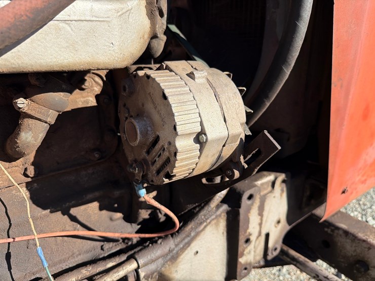 massey-ferguson-1135-image-31