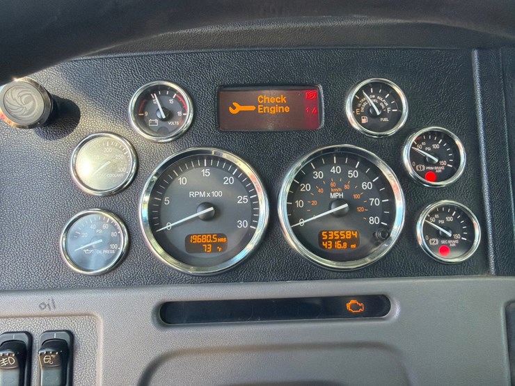 2019-peterbilt-367-image-66