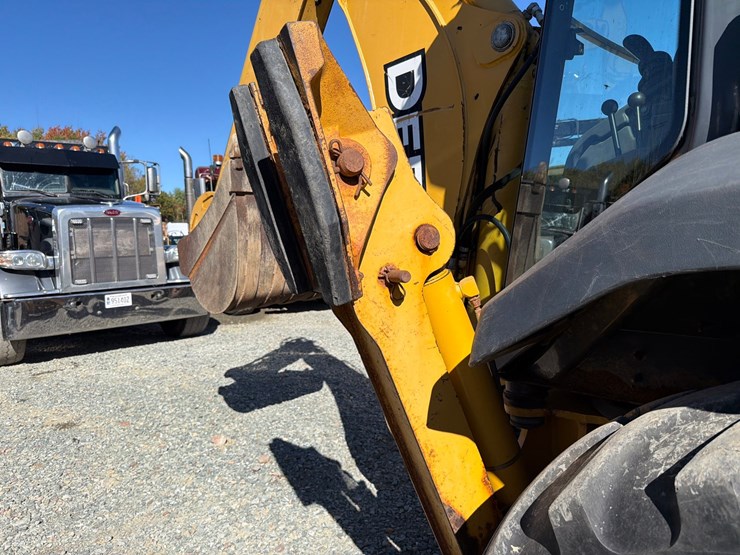 2005-deere-310sg-image-40