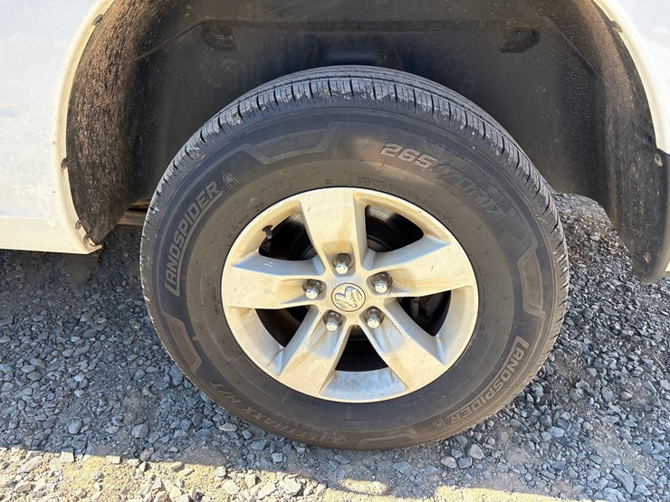 2019-ram-1500-classic-image-72