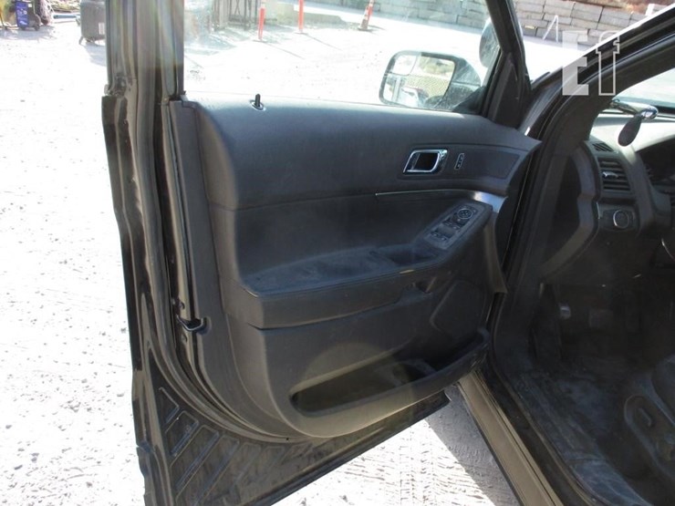 2014-ford-explorer-image-14