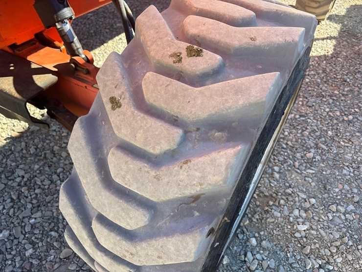 2013-jlg-m600jp-image-63