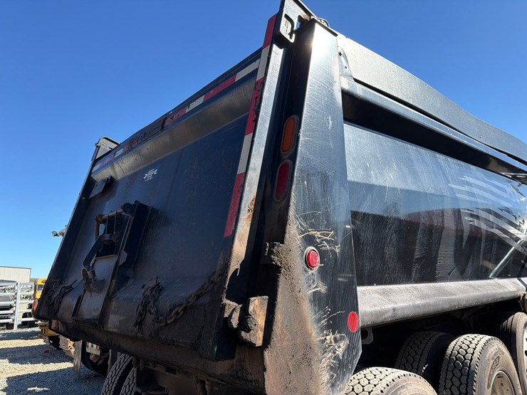 2019-peterbilt-367-image-27