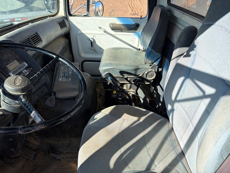ford-l9000-image-102