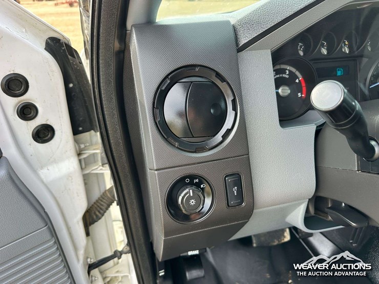 2016-ford-f550-image-17