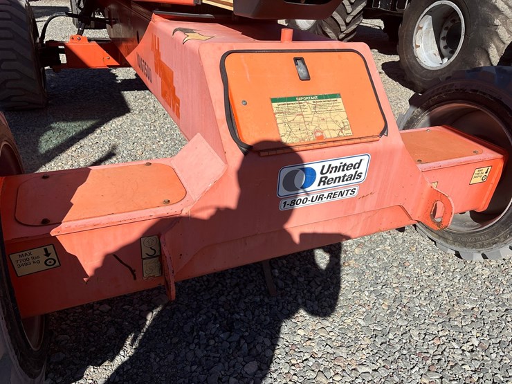 2013-jlg-m600jp-image-16