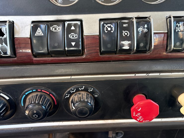 2009-kenworth-t800-image-99