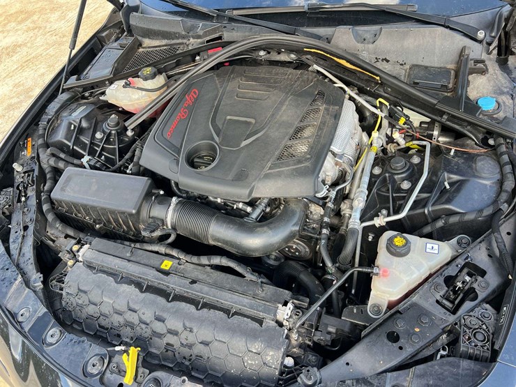2019-alfa-romeo-giulia-4-door-sedan-(105,950-miles)-image-8