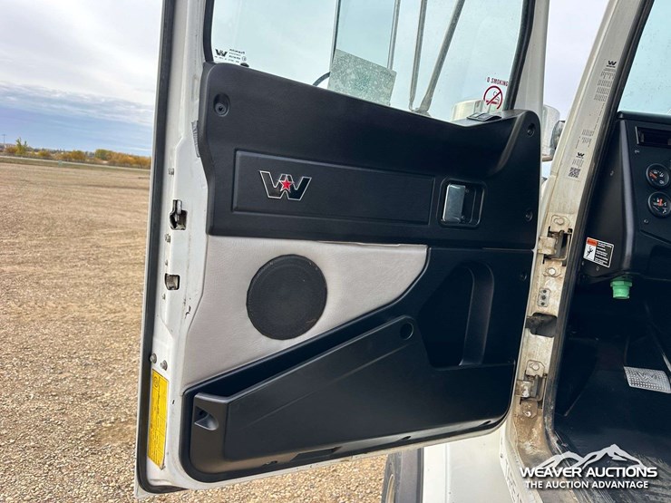 2018-western-star-4900-image-27
