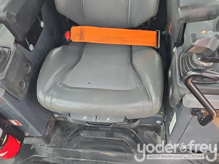 2021-deere-750l-lgp-image-59
