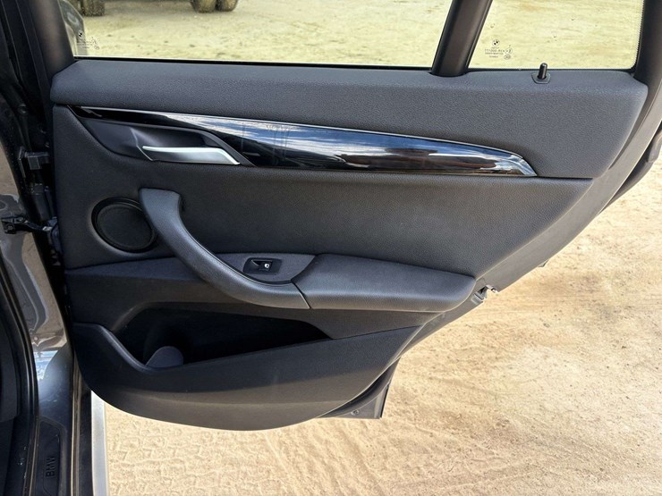 2016-bmw-x1-image-18