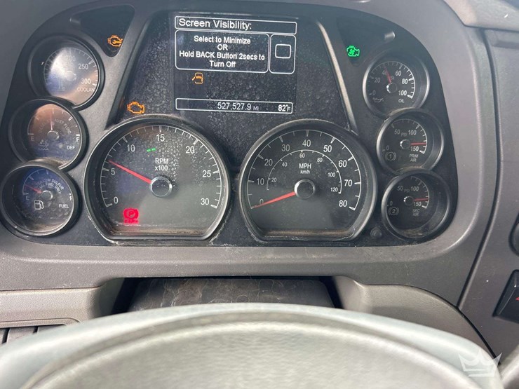 2016-peterbilt-579-image-12