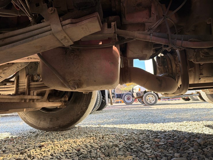 2019-peterbilt-367-image-44