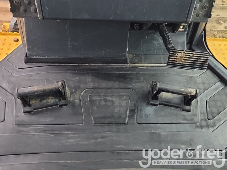 2021-deere-750l-lgp-image-62
