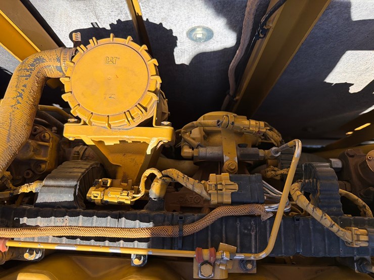 2013-caterpillar-c9-image-60