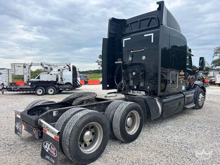 2016-peterbilt-579-image-3