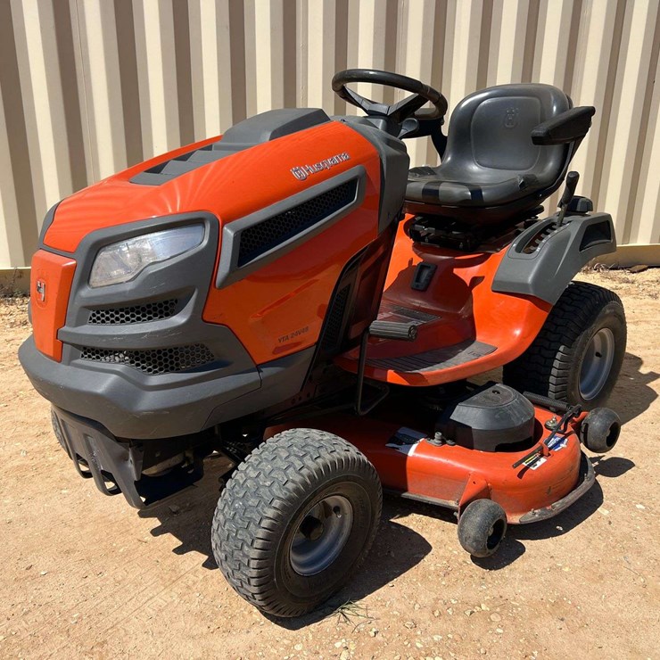 Husqvarna YTA24V48 24 HP 48" Riding Lawn Tractor (473 Hours)