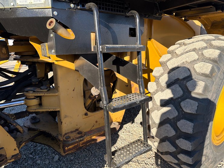 caterpillar-938g-image-23