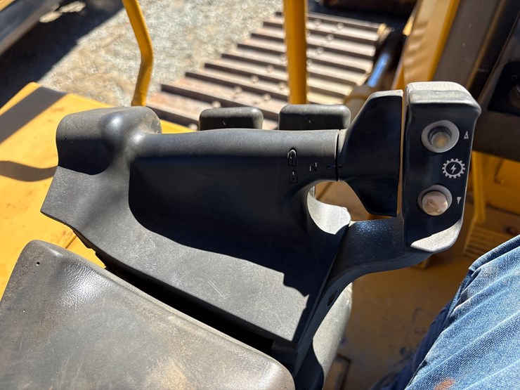 caterpillar-d5m-lgp-image-55