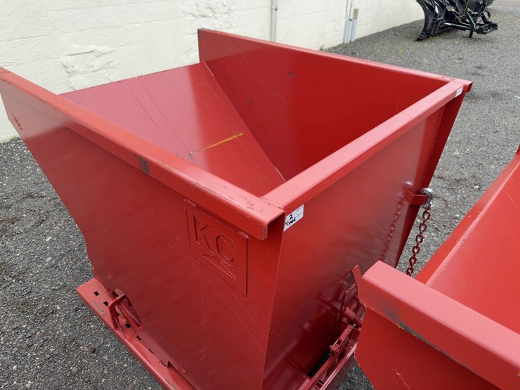 2-yard-self-dumping-hopper-image-4