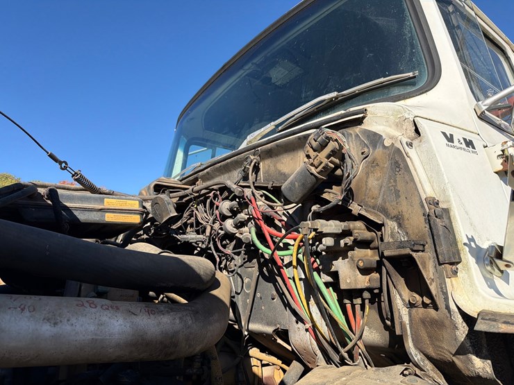 ford-l9000-image-92