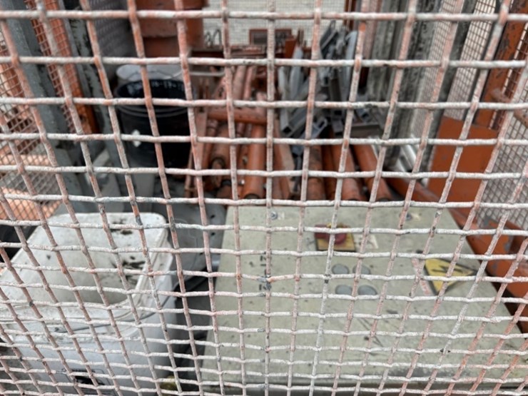 alimak-ab-100'-construction-elevator-image-8