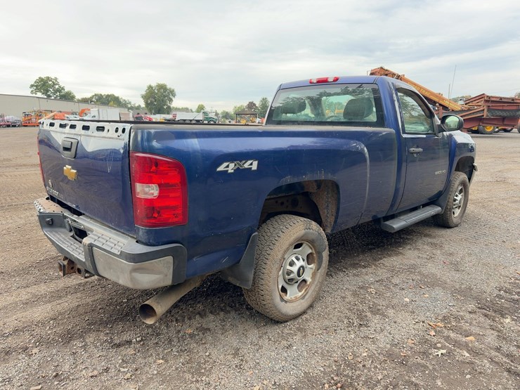 2013-chevrolet-silverado-2500hd-image-5