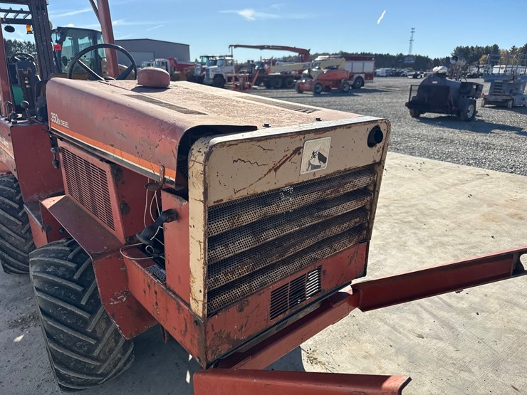 ditch-witch-350sx-image-9