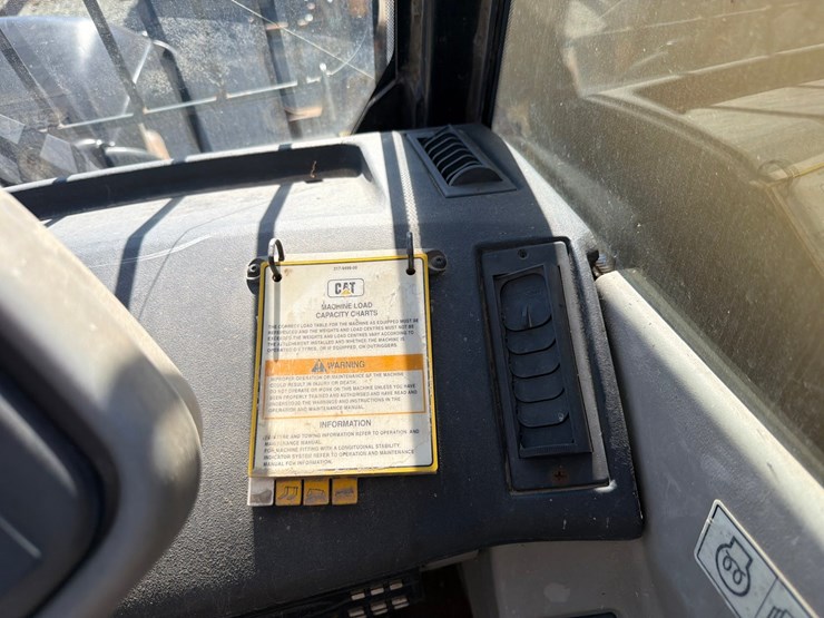 caterpillar-th360b-image-85