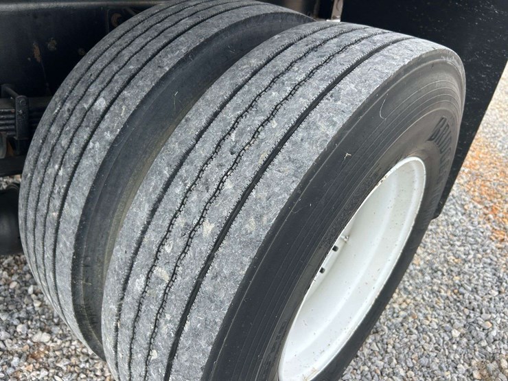 2009-international-durastar-4400-image-36