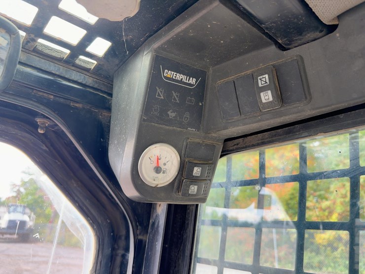 2005-caterpillar-277b-image-23